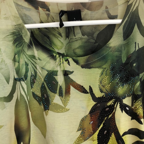 New Direction green Floral Shirt - Picture 7 of 8